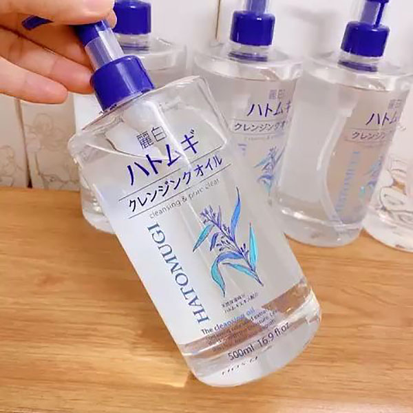 Dầu Tẩy Trang Hatomugi mềm nhẹ với làn da